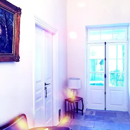 Отель Lokal Boutique 3*